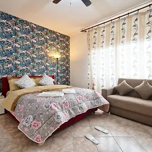 holly-venice-apartment.hotelslidodijesolo.com/